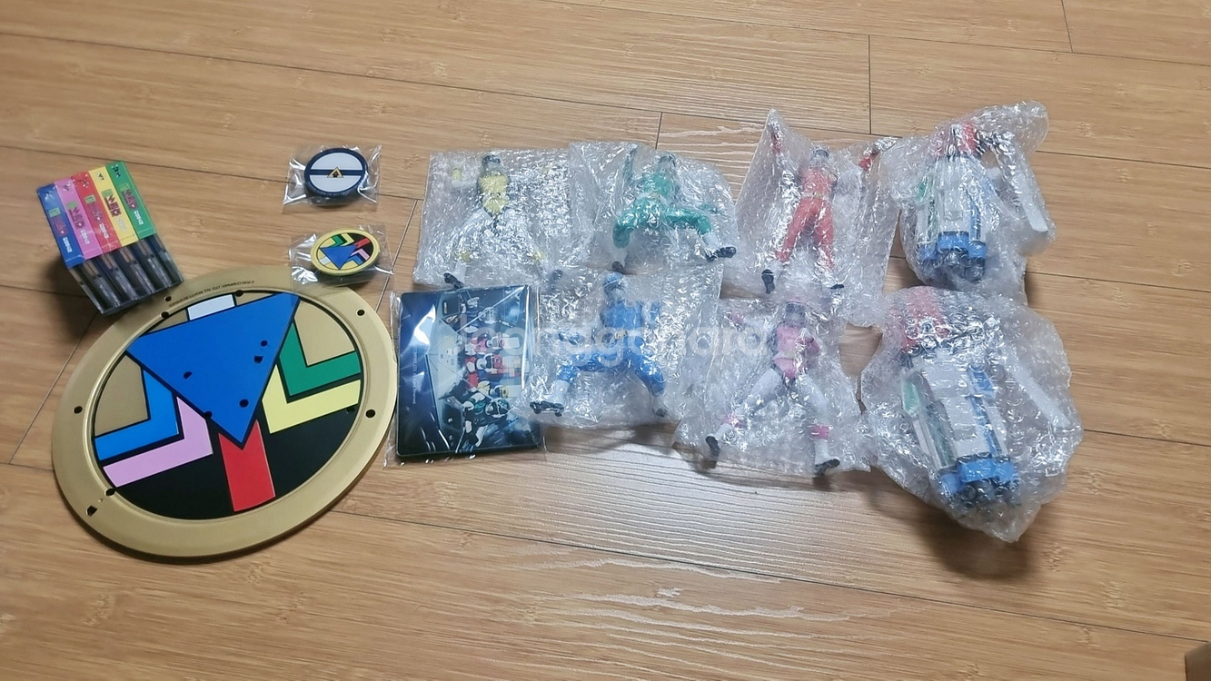 후뢰시맨 35주년 기념 한정판 굿즈 롤링팔칸 피큐어--0