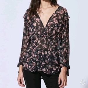 이로 iro 돌라 블라우스