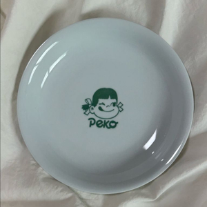 FUJIYA X PEKO 후지야 페코짱 아리타야키 접시