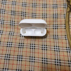 에어팟 프로 2세대 라이트닝 본체