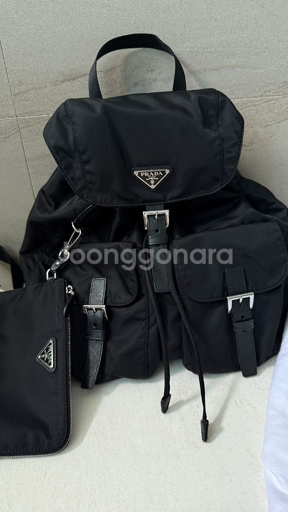 프라다 리나일론 백팩 블랙 미듐--1
