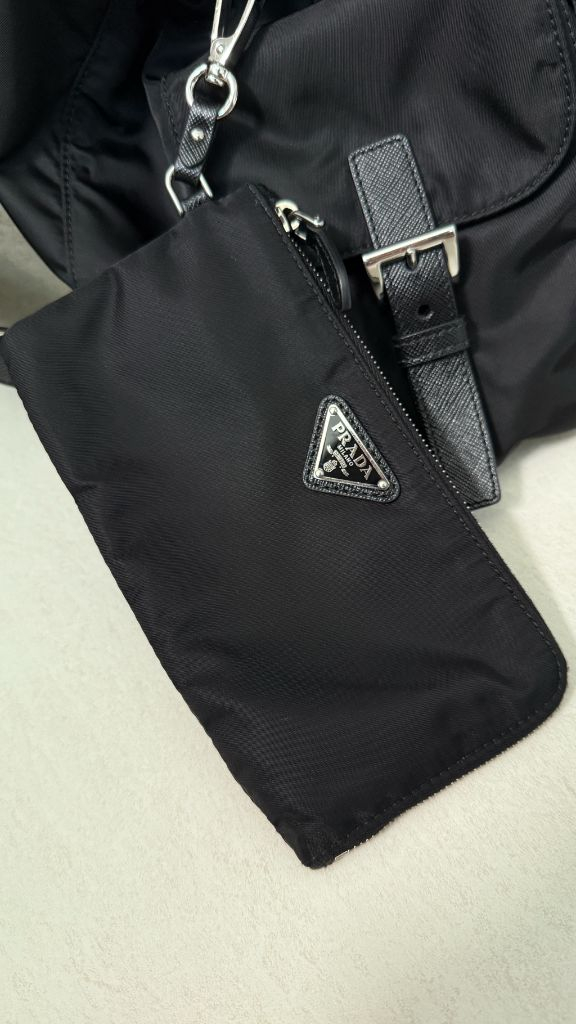 프라다 리나일론 백팩 블랙 미듐--4