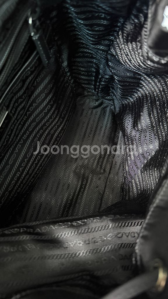 프라다 리나일론 백팩 블랙 미듐--6