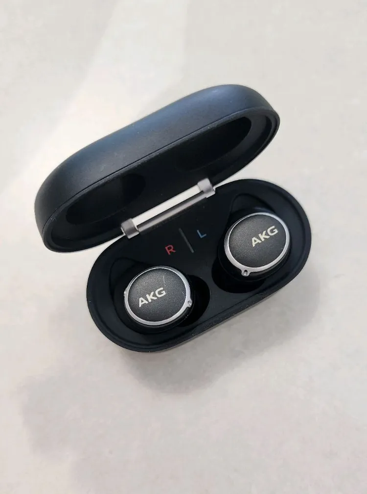 AKG N400nc 무선이어폰 이미지