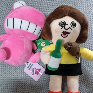 인형 판매합니다(옥지 크로스백, 와니야마상 25cm)