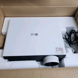 LG BU50NST 4KUHD 빔프로젝터-109시간사용