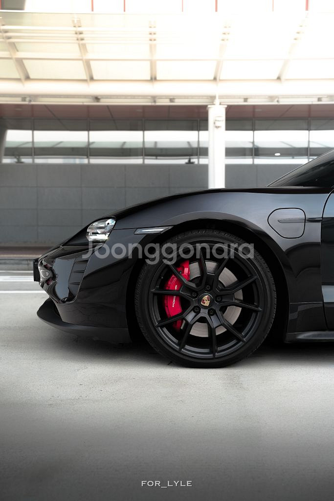 타이칸 gts rs스파이더 21인치 옵션휠 팝니다--0