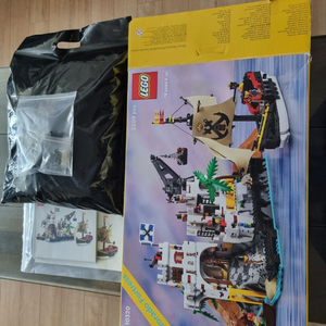 레고 10320 엘도라도 포트리스 판매합니다.