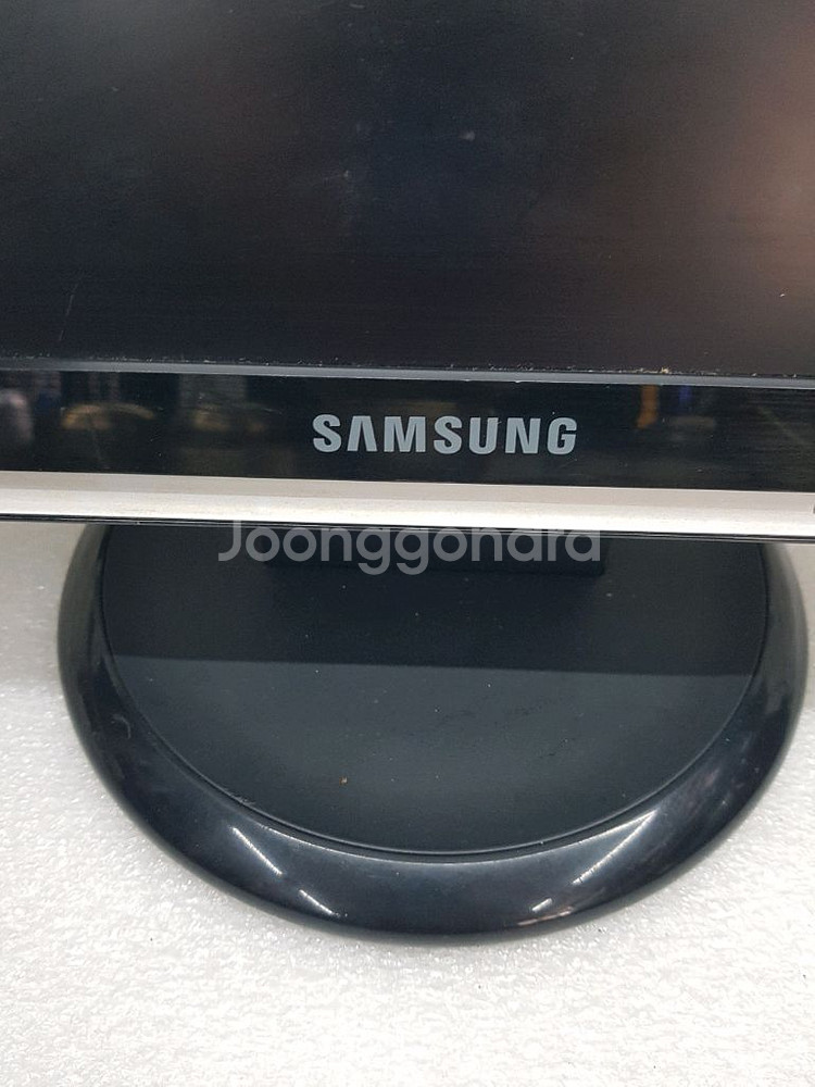 삼성 19인치 LCD 모니터 입니다--1