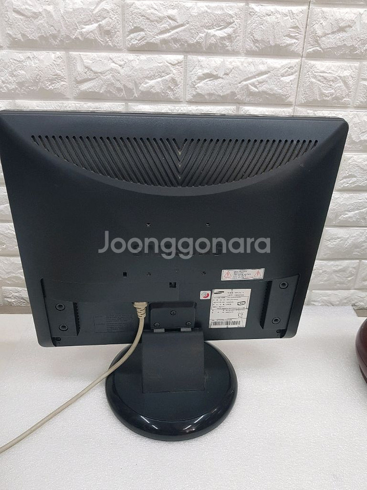 삼성 19인치 LCD 모니터 입니다--4