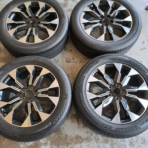 카니발ka4 19인치휠타이어 올뉴카니발 가능