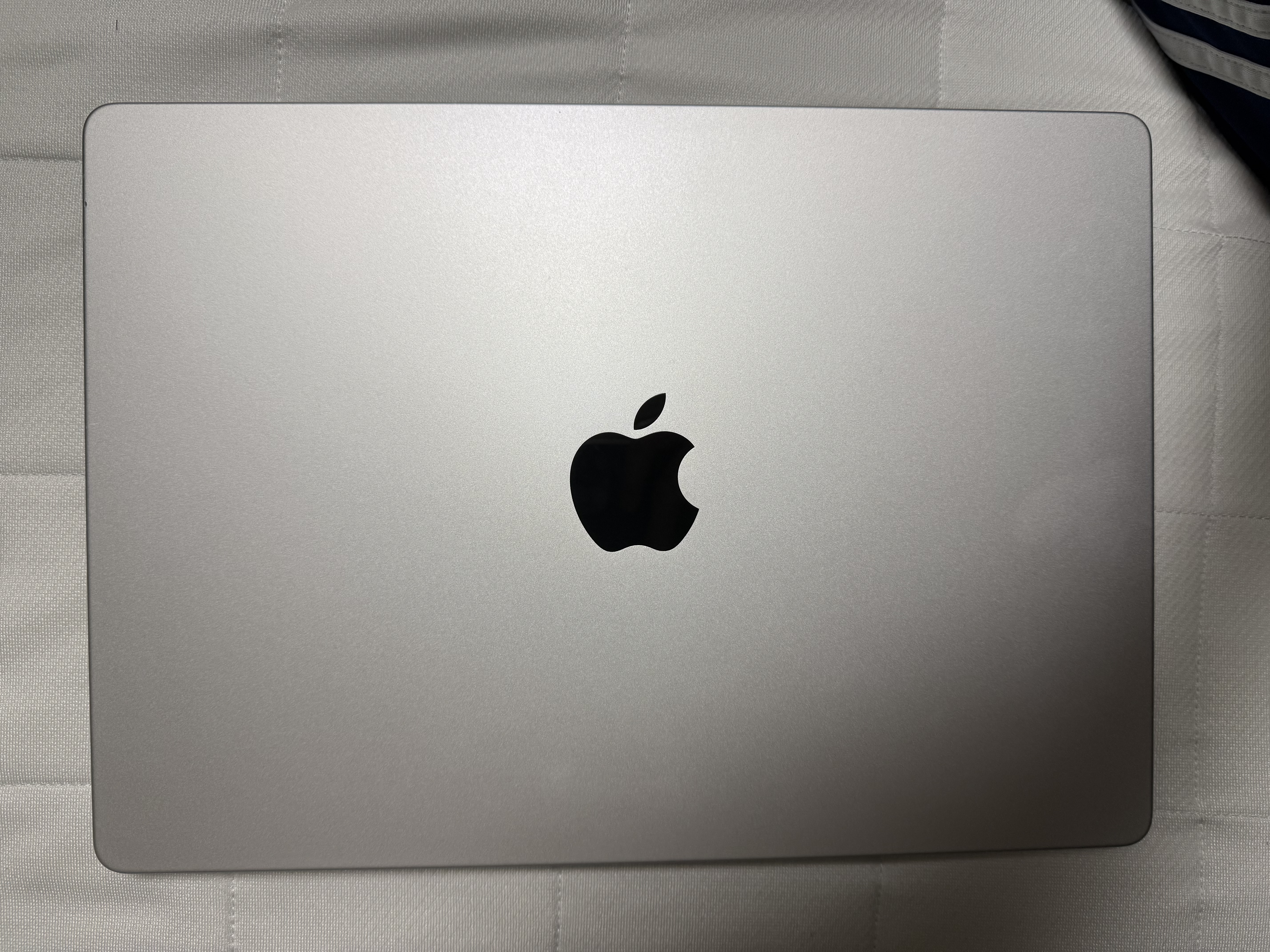 맥북 프로 14 m3 pro 칩 18gb 512 실버