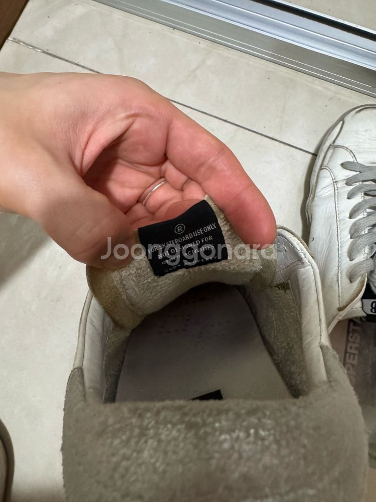 골든구스 실버 42사이즈--5