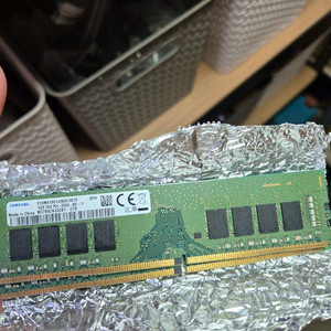 삼성 DDR4 램 16GB 2666 x 2개 판매합니다