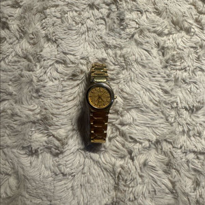 캐리타스Celica 빈티지 골드 톤 여성시계 팝니다