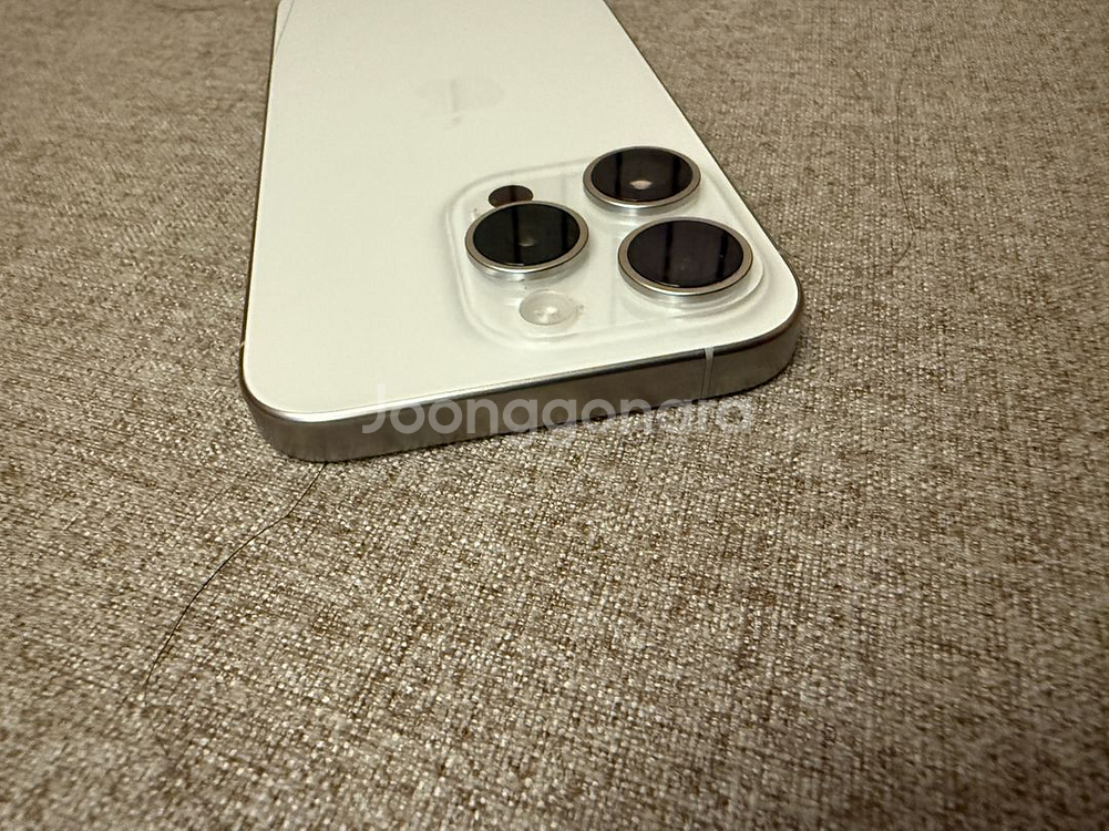 아이폰15 pro 화이트티타늄 256GB S급판매합니다--5