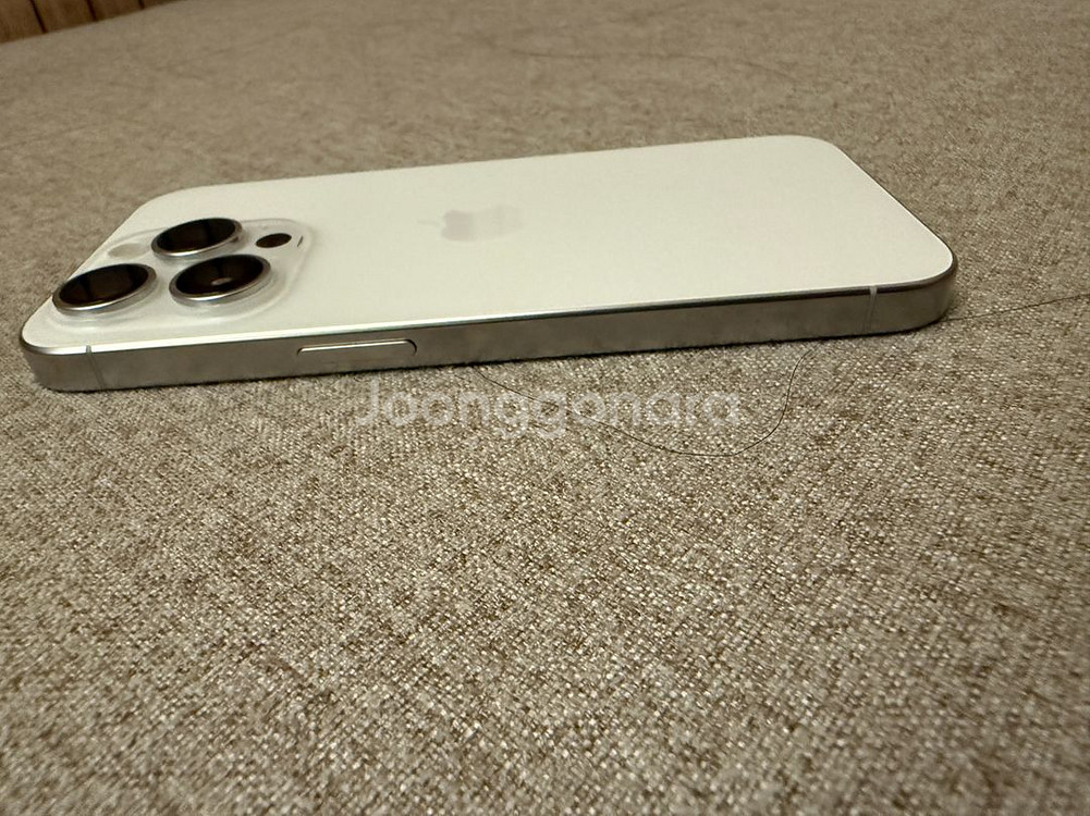 아이폰15 pro 화이트티타늄 256GB S급판매합니다--8