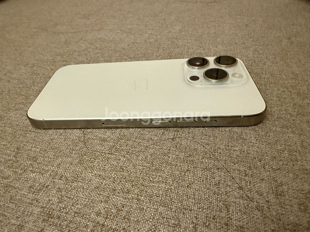 아이폰15 pro 화이트티타늄 256GB S급판매합니다--7