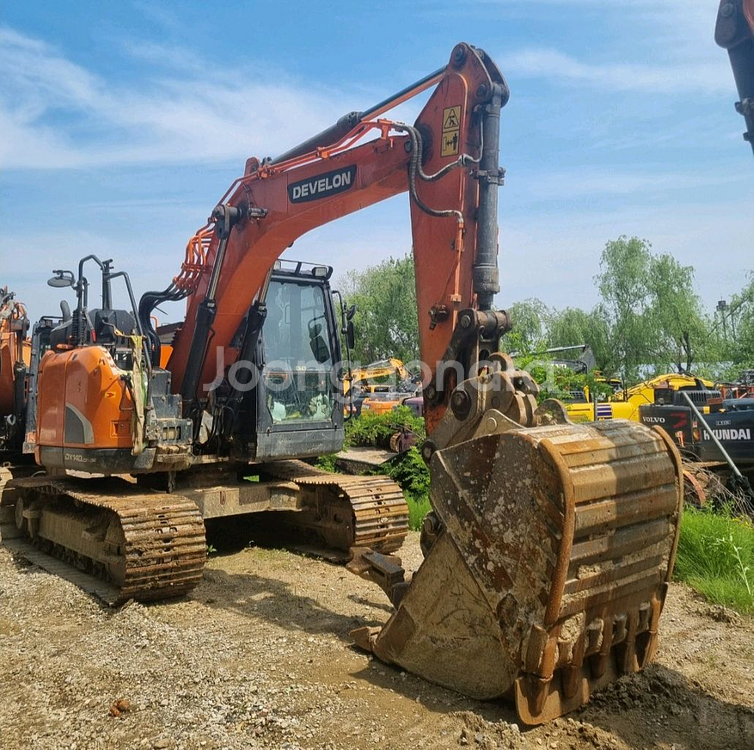 두산 DX140R 2019년식 06 소선회 굴삭기--1