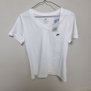 나이키로고 브이넥 여성티셔츠m사이즈DZ4682-100