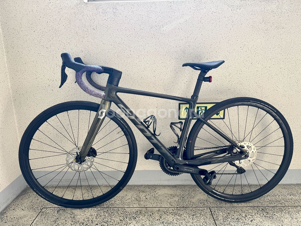 스캇(scott) 에딕트 RC40 판매합니다.--1