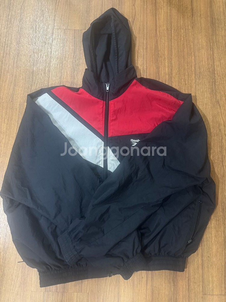 베트멍x리복 바람막이--1