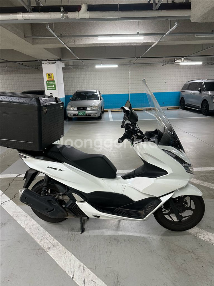 24년식 pcx125 팝니다--1