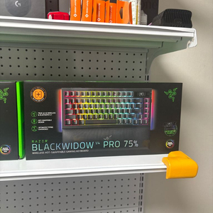 레이저 BlackWidow V4 pro 75배율키보드