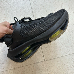 나이키 줌 더블 스택드 볼트 블랙 런닝 운동화 230