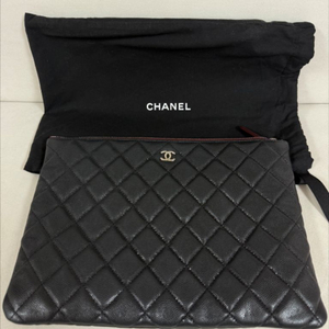 샤넬 클래식 클러치 캐비어