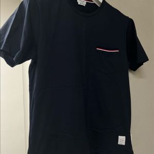 톰브라운 포켓반팔 2사이즈