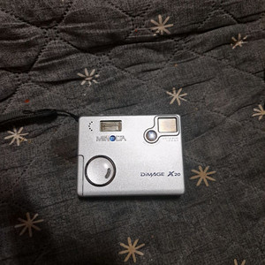 MINOLTA DIMAGE X20