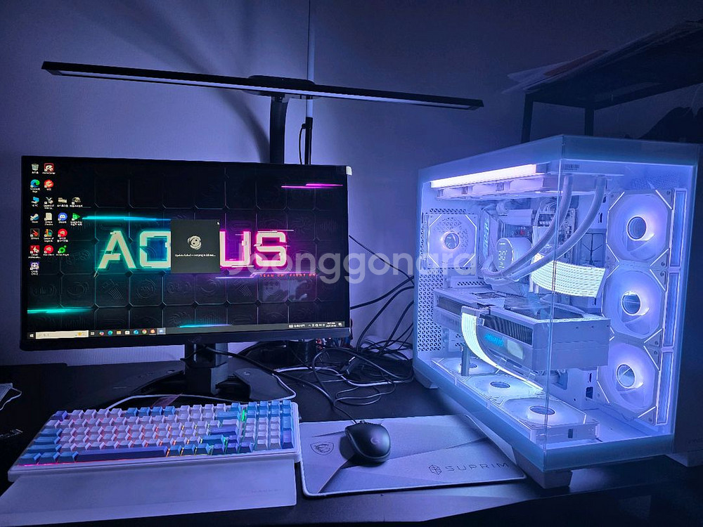 라이젠 9800X3D 5090 어로스마스터 화이트PC--2