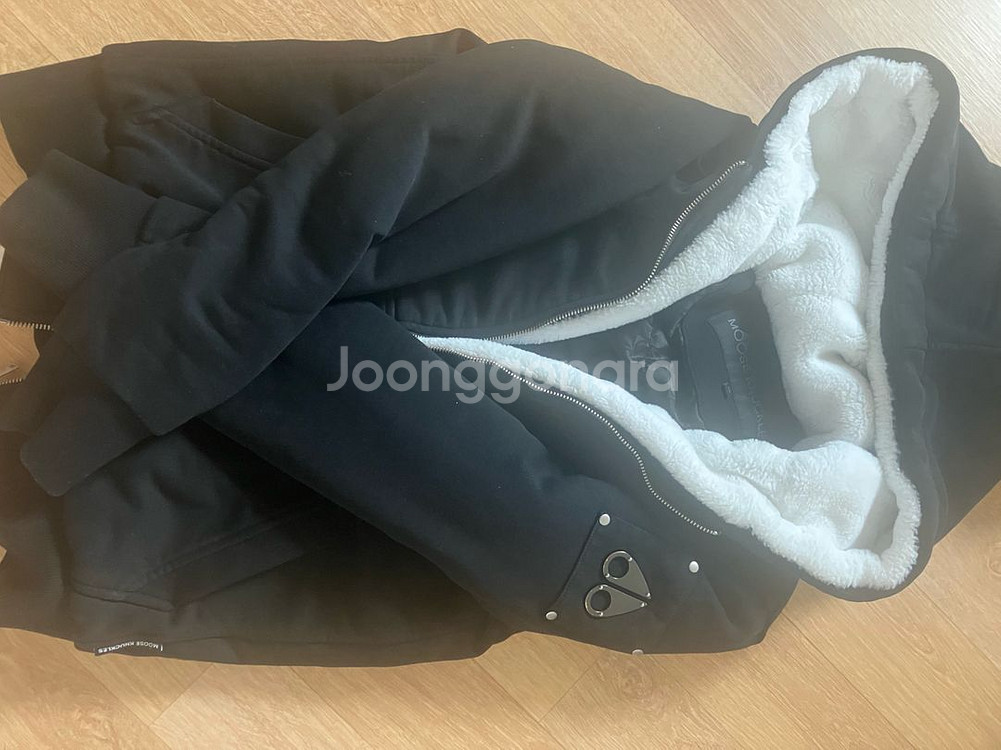 무스너클버니스웨터s팔아요--0