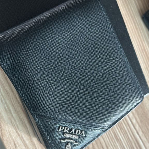 프라다 사피아노 반지갑