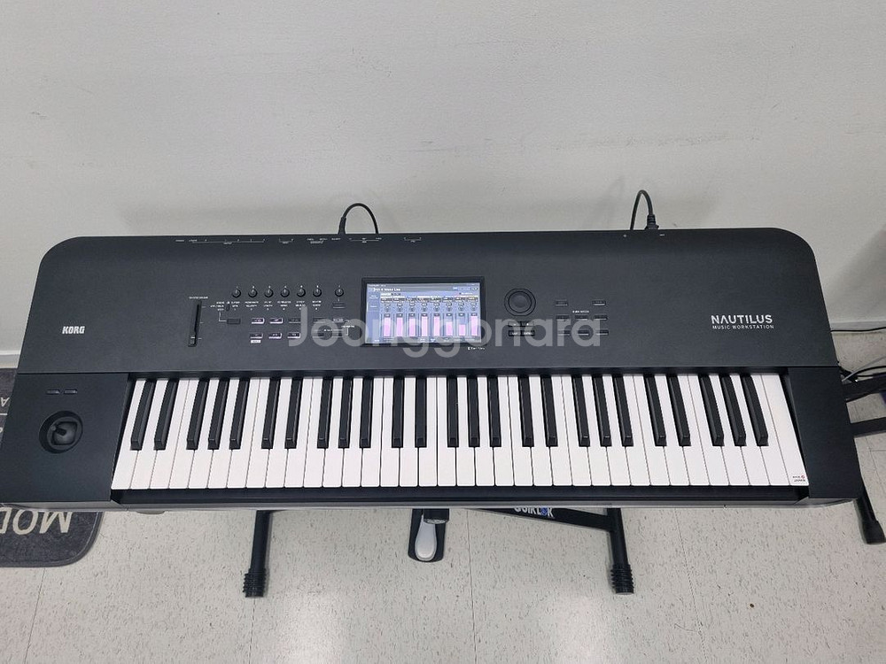 Korg Nautilus Workstaion 61건반--3