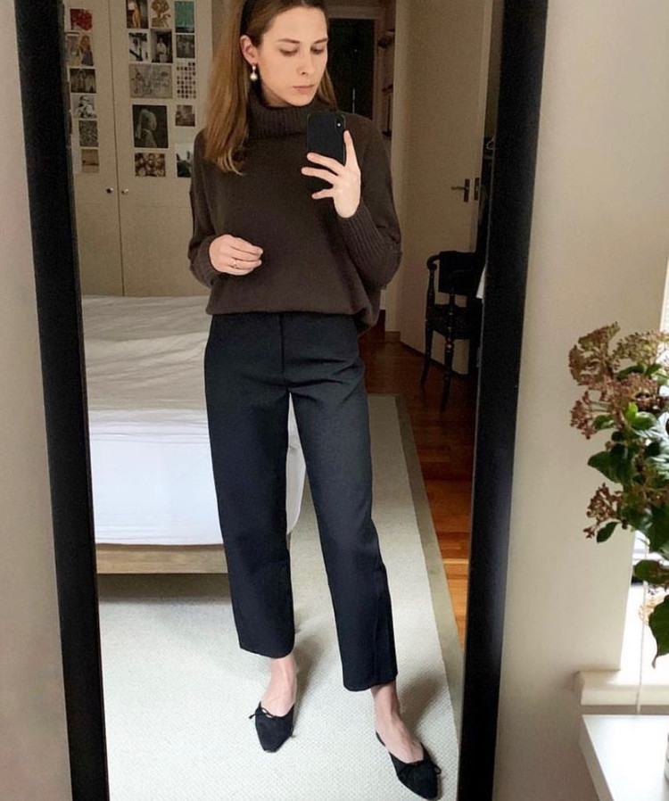 마놀로블라닉 정품 발레리나 뮬 37.5--9