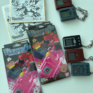 디지몬 벽동25주년 컬러3개 팝니다.