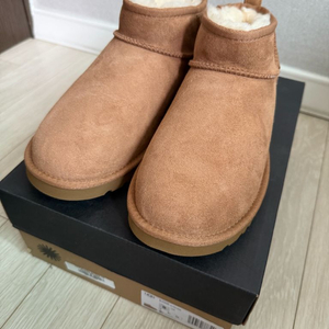 UGG 클래식 울트라 미니 260
