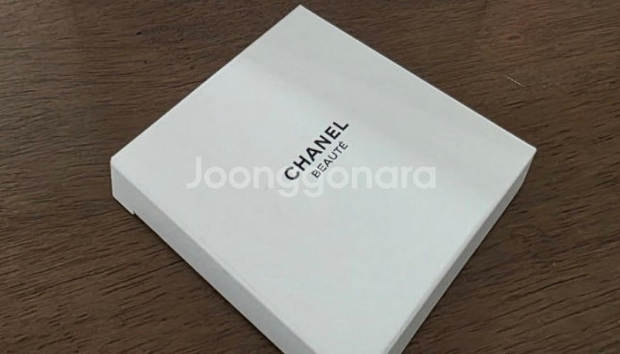 샤넬 뷰티 미니 거울 새상품--1