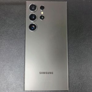 갤럭시 S24울트라 1테라 팝니다.