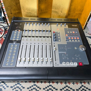 TASCAM FW-1884 오디오 인터페이스