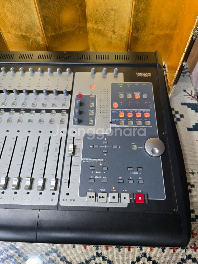 TASCAM FW-1884 오디오 인터페이스--1