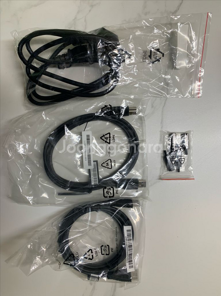 삼성 24인치 s24r650 모니터 팝니다.--2