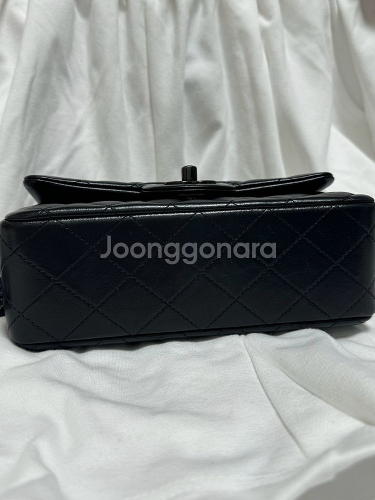 샤넬 뉴미니 탑핸들 올블랙 쏘블랙--3