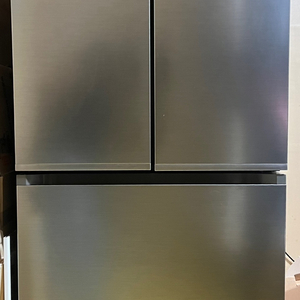 삼성전자 김치냉장고 (RQ48A9001S9) 팝니다.