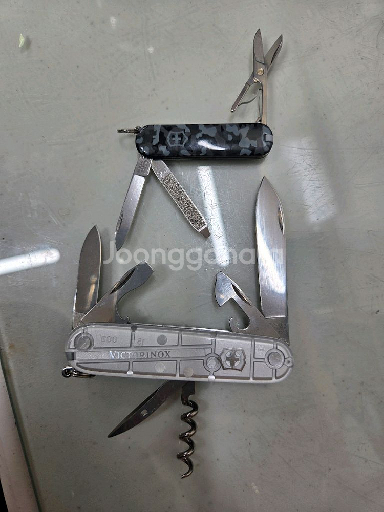 미사용품 빅토리녹스 스파르탄 실버택 + 클래식SD 카모--0