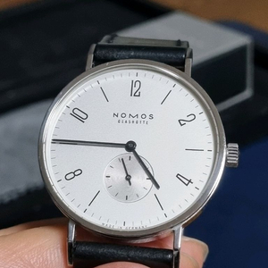 노모스 탕겐테 164 38mm 판매