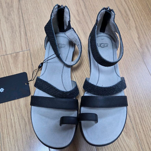 UGG 샌들 블랙 여름 여성 신발