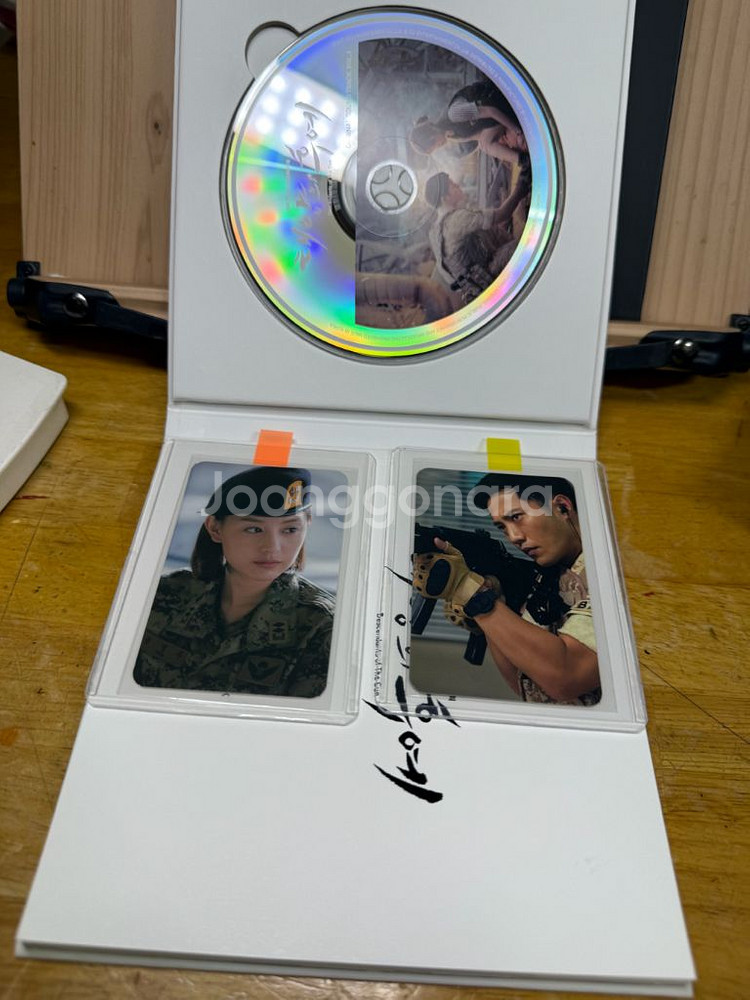 태양의후예O.S.T. 전면싸인+속싸인+포카2장--9